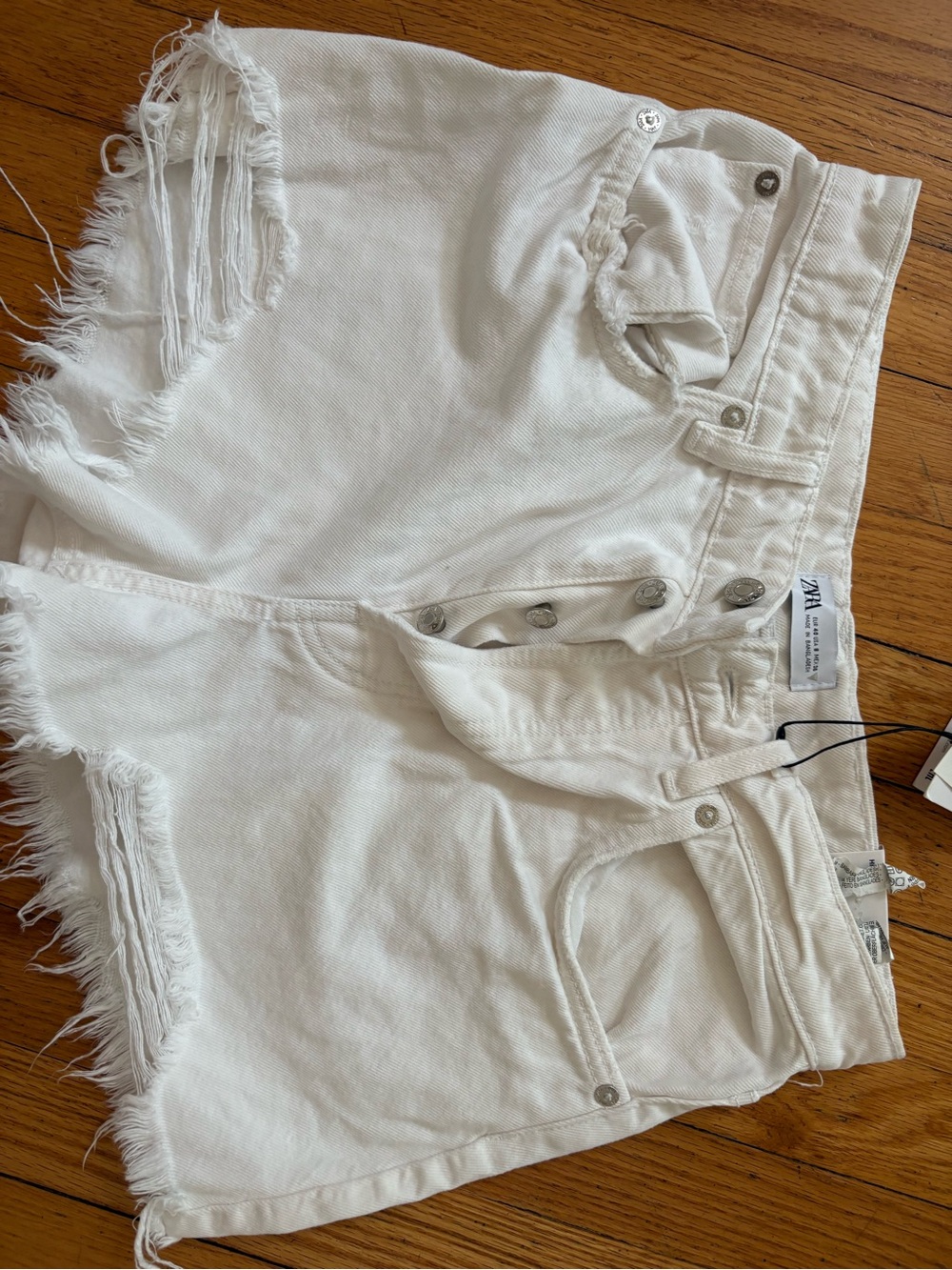 Zara White Distressed Frayed Hem Denim Shorts